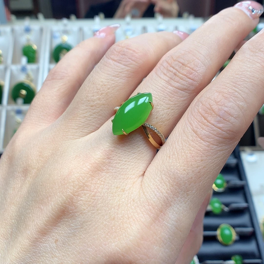 和田玉戒指18K金镶嵌816