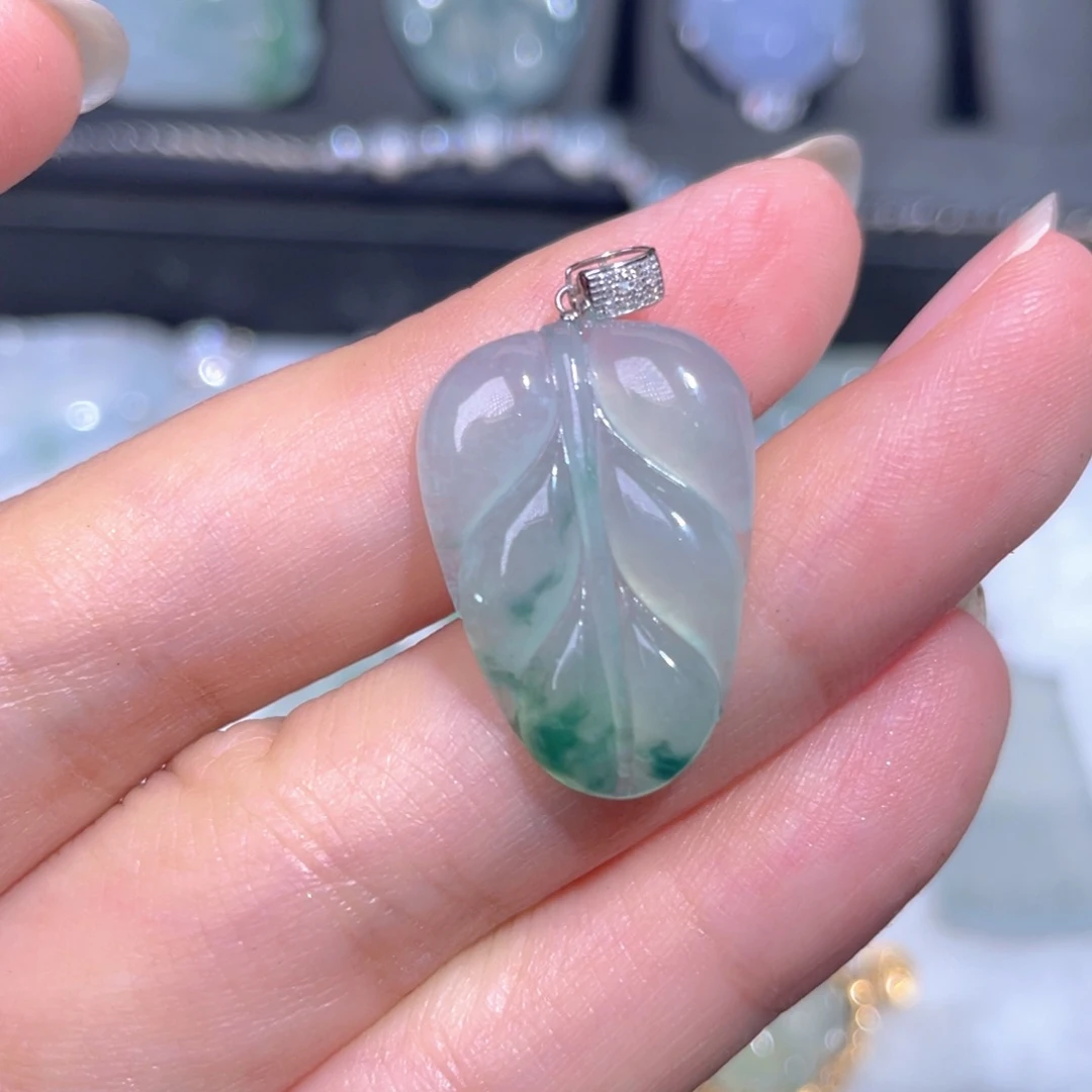颈饰18K金镶嵌翡翠翡翠
