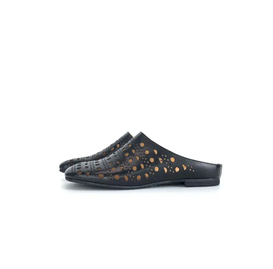 【聚新汇】24051-06真皮大底水洗马皮平底包头拖外穿半拖