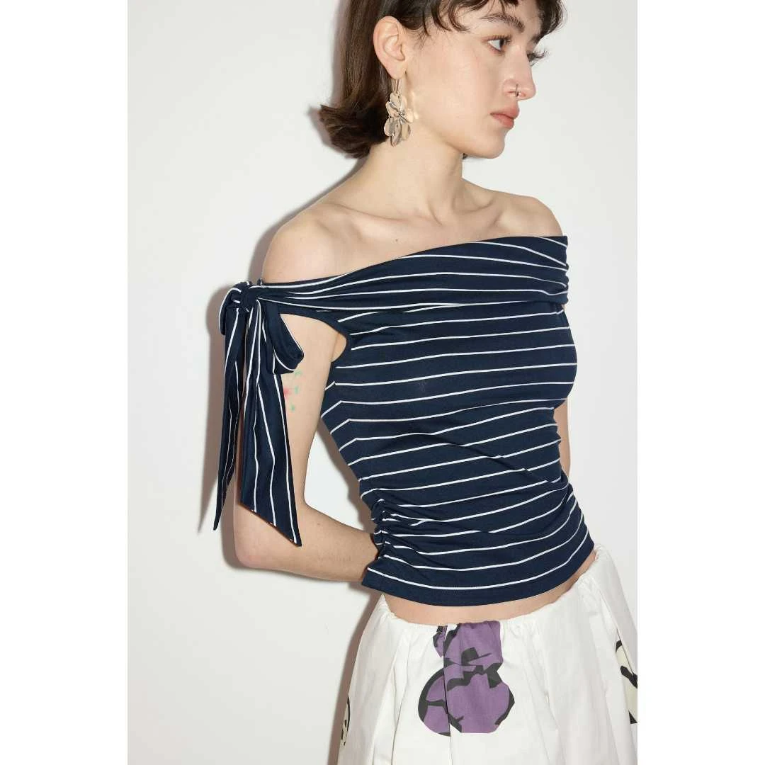 SEEKSIMPLE 条纹一字肩绑带上衣D0413