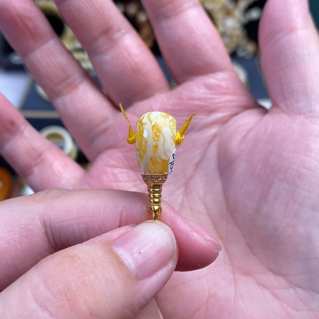 蜜蜡18K金镶嵌裸石金虎皮纹分体三通8.8