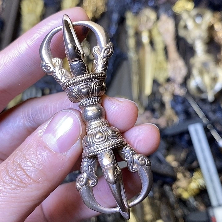 青铜原色微瑕有点弯