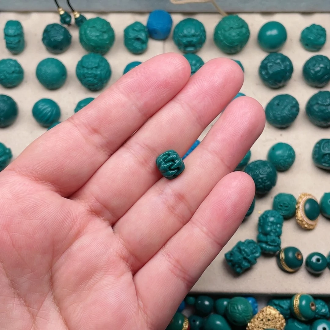 【闪购商品】玻璃颈饰吞噬10×9一个