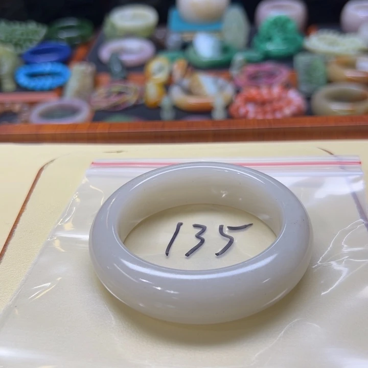 未镶嵌手镯石英岩玉蚊*135