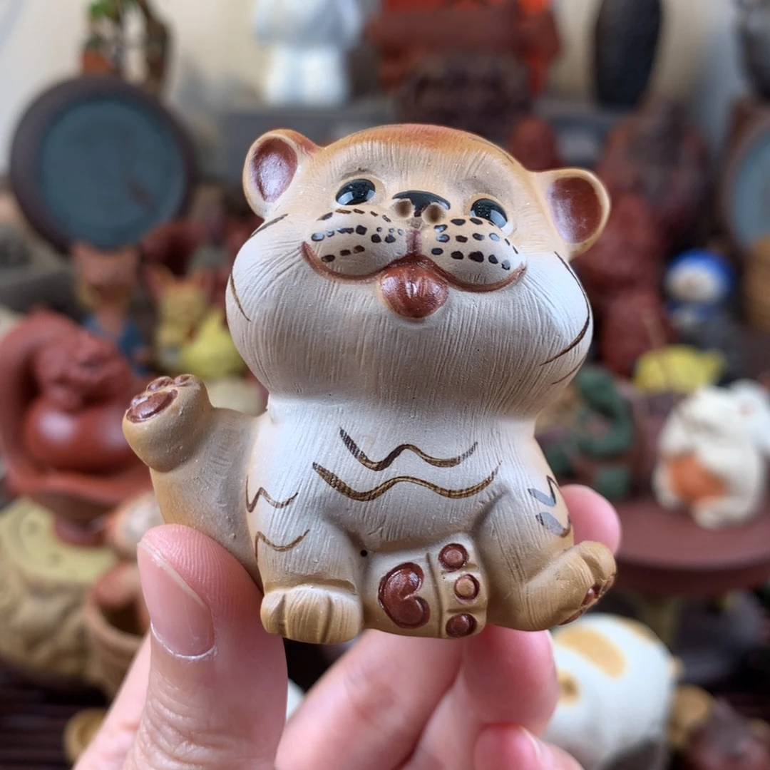 紫砂茶宠抬腿虎虎生威