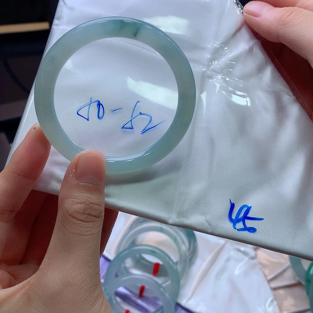 未镶嵌手镯翡翠买断