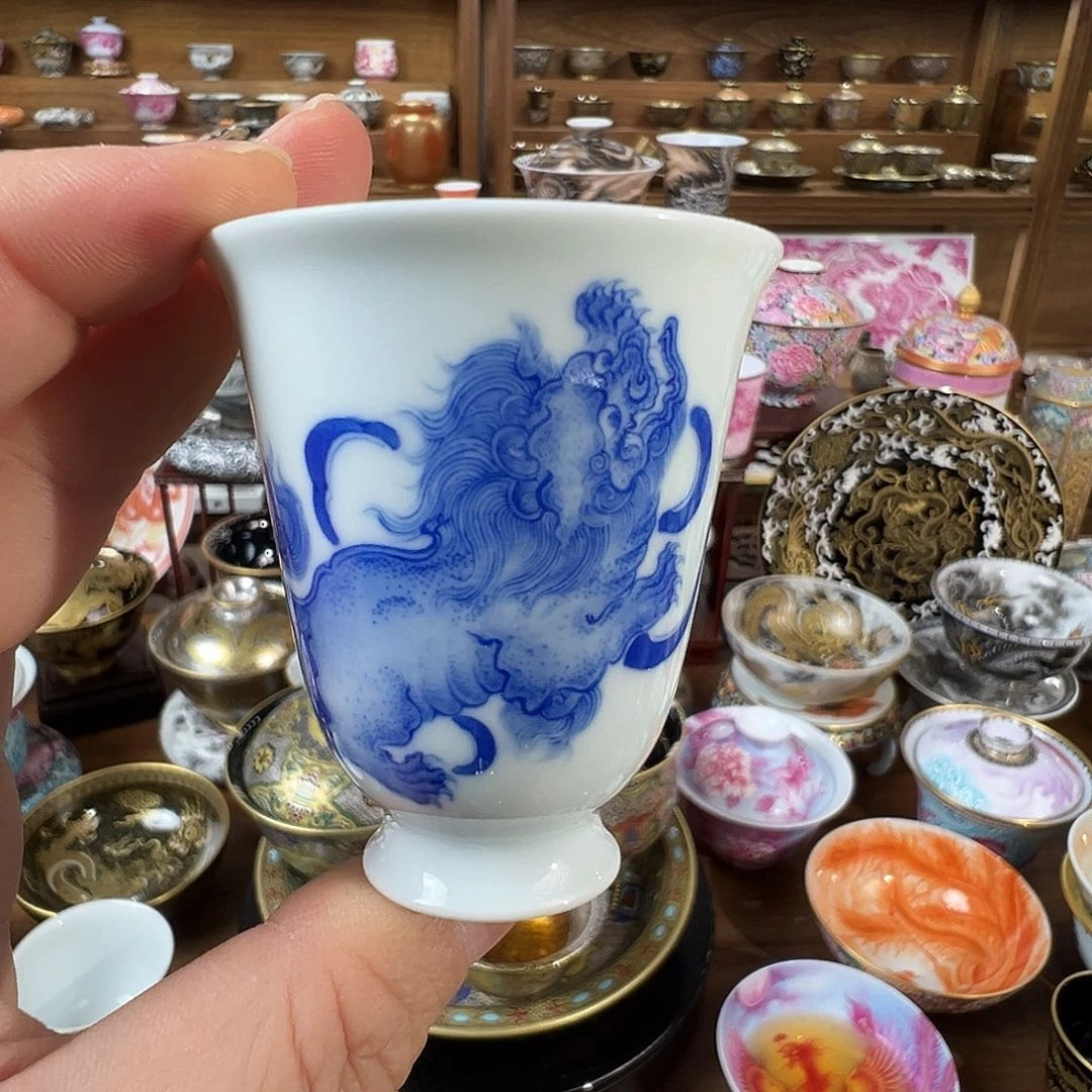 青花狮子滚绣球闻香杯
