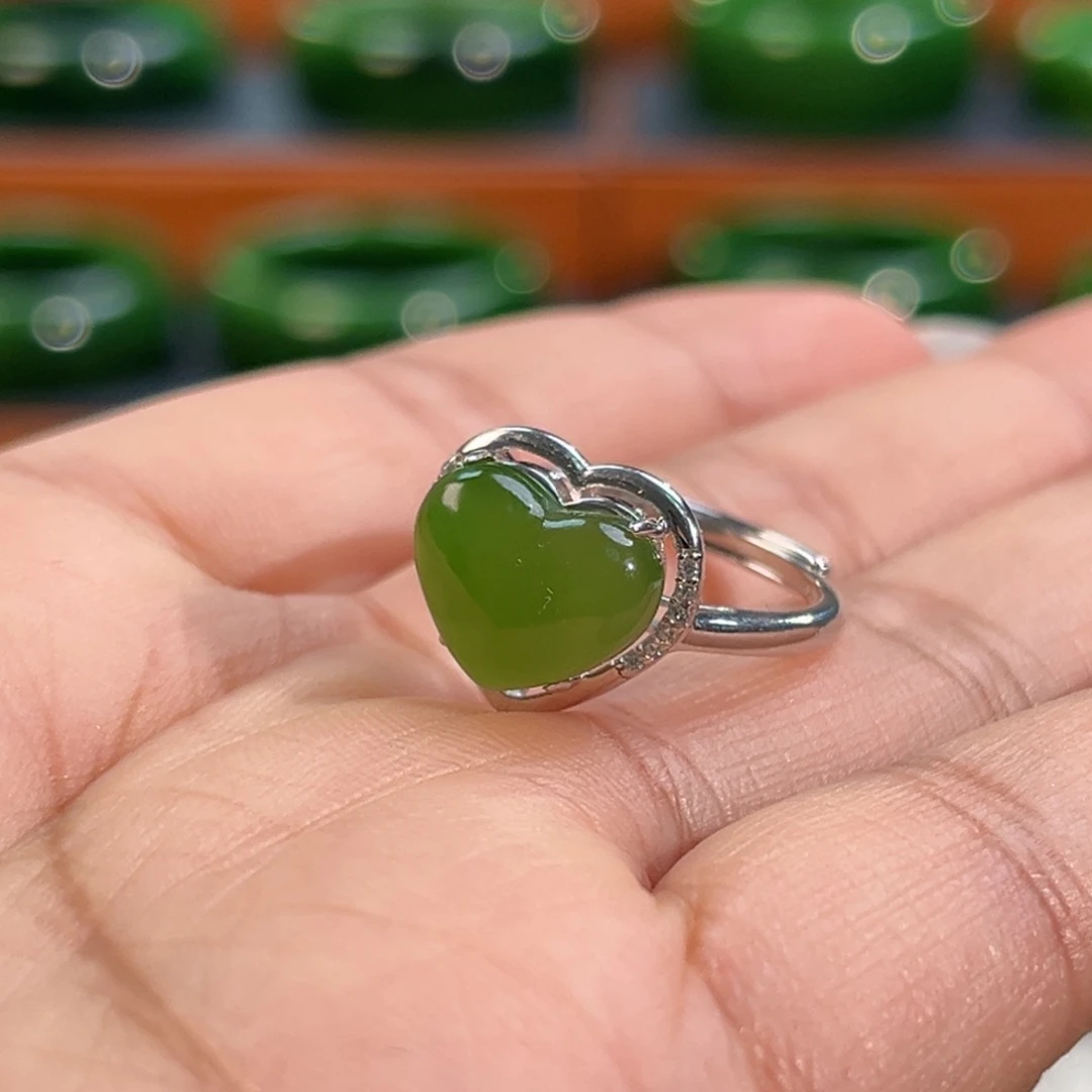 未镶嵌戒指和田玉