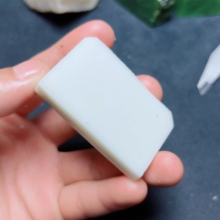 未镶嵌和田玉（糖玉）珠宝奇石