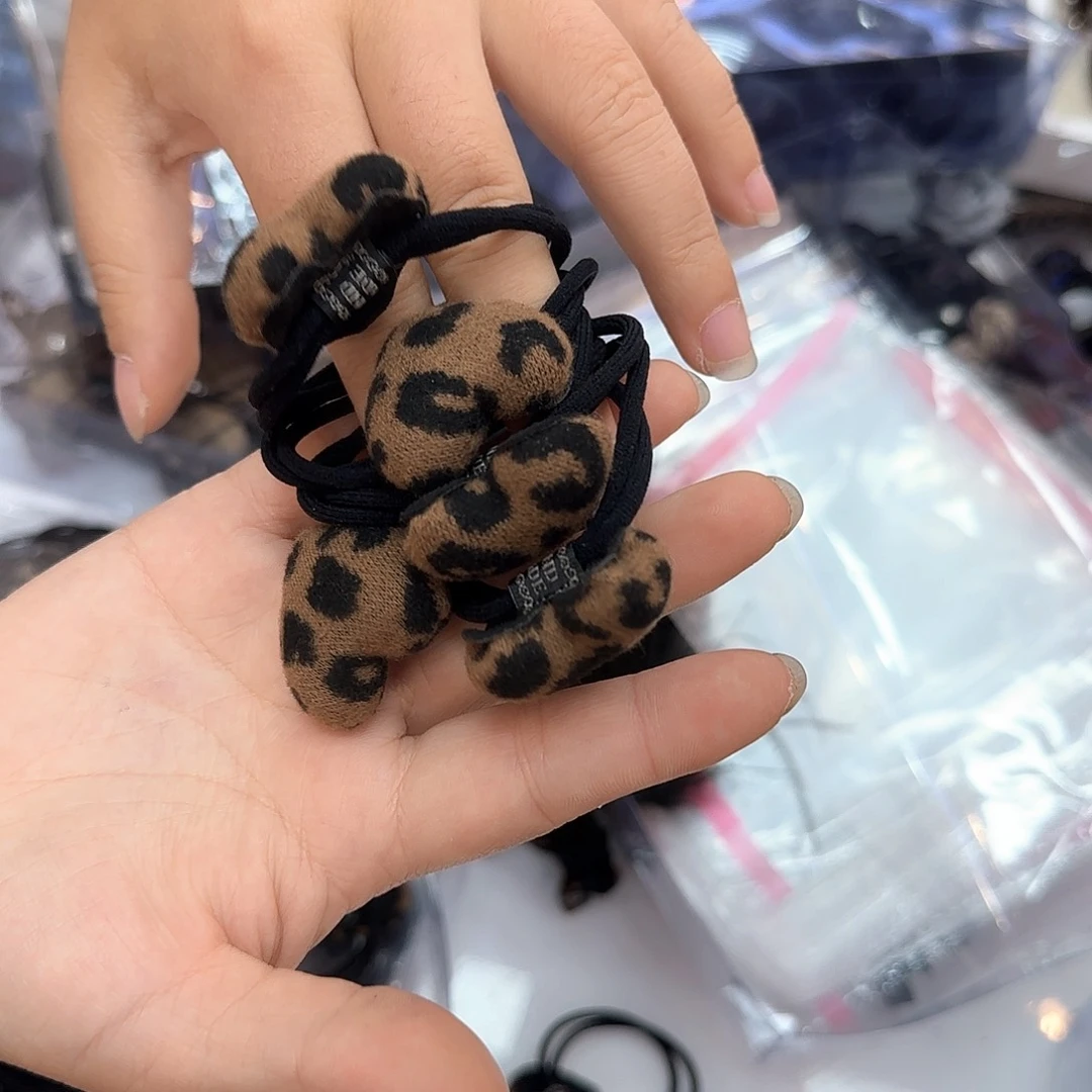 *****布艺非金属5个豹纹发绳