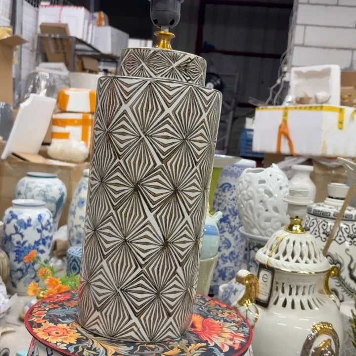 微瑕青花瓷器值得购买