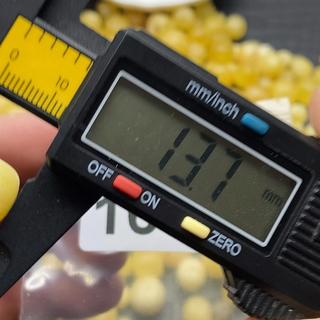 蜜蜡未镶嵌珠宝奇石1679