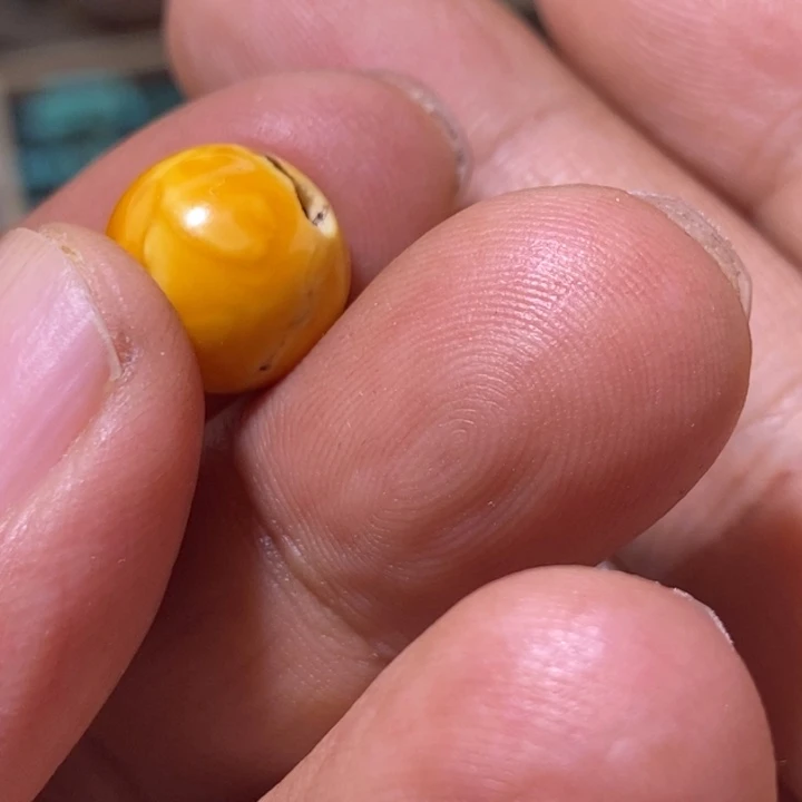 蜜蜡裸石未镶嵌配饰