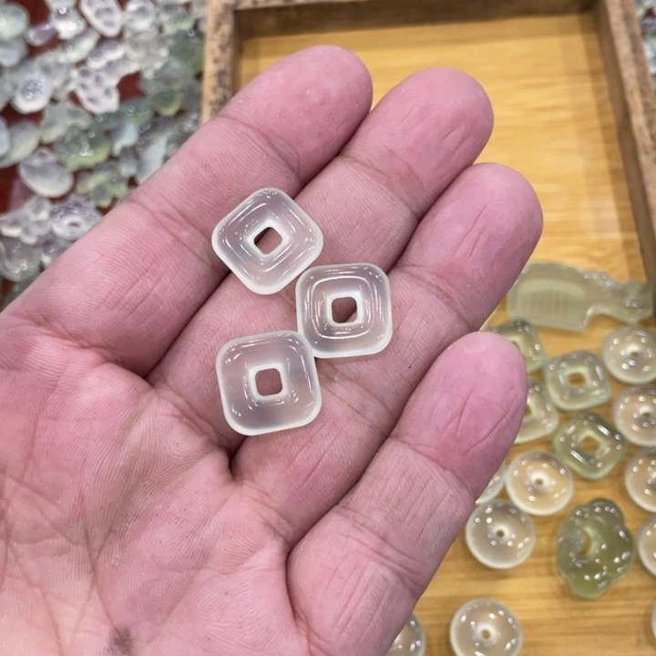 蛇纹石玉合金颈饰