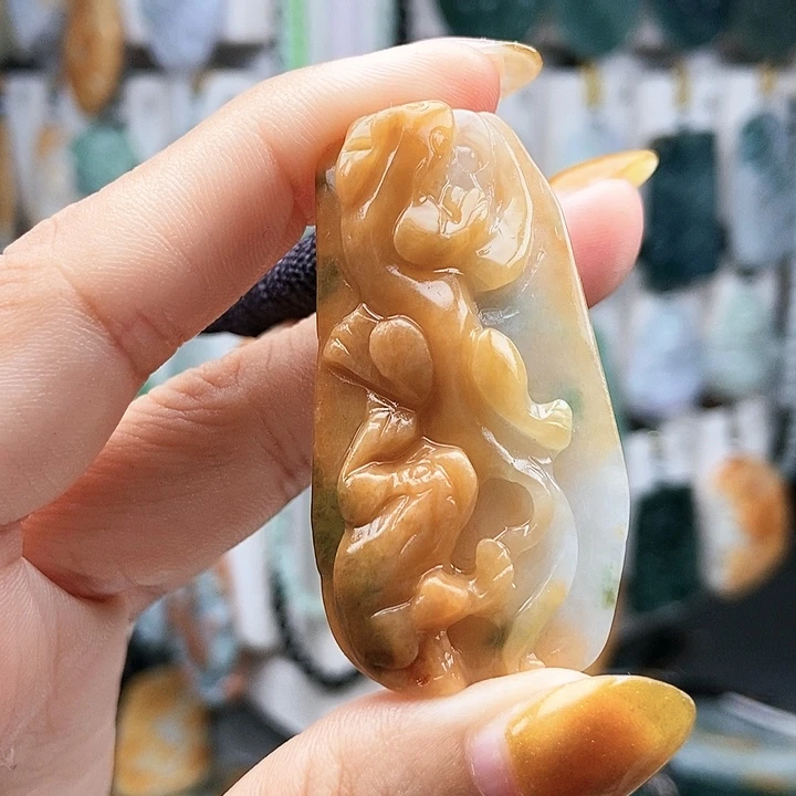 翡翠未镶嵌颈饰翡翠