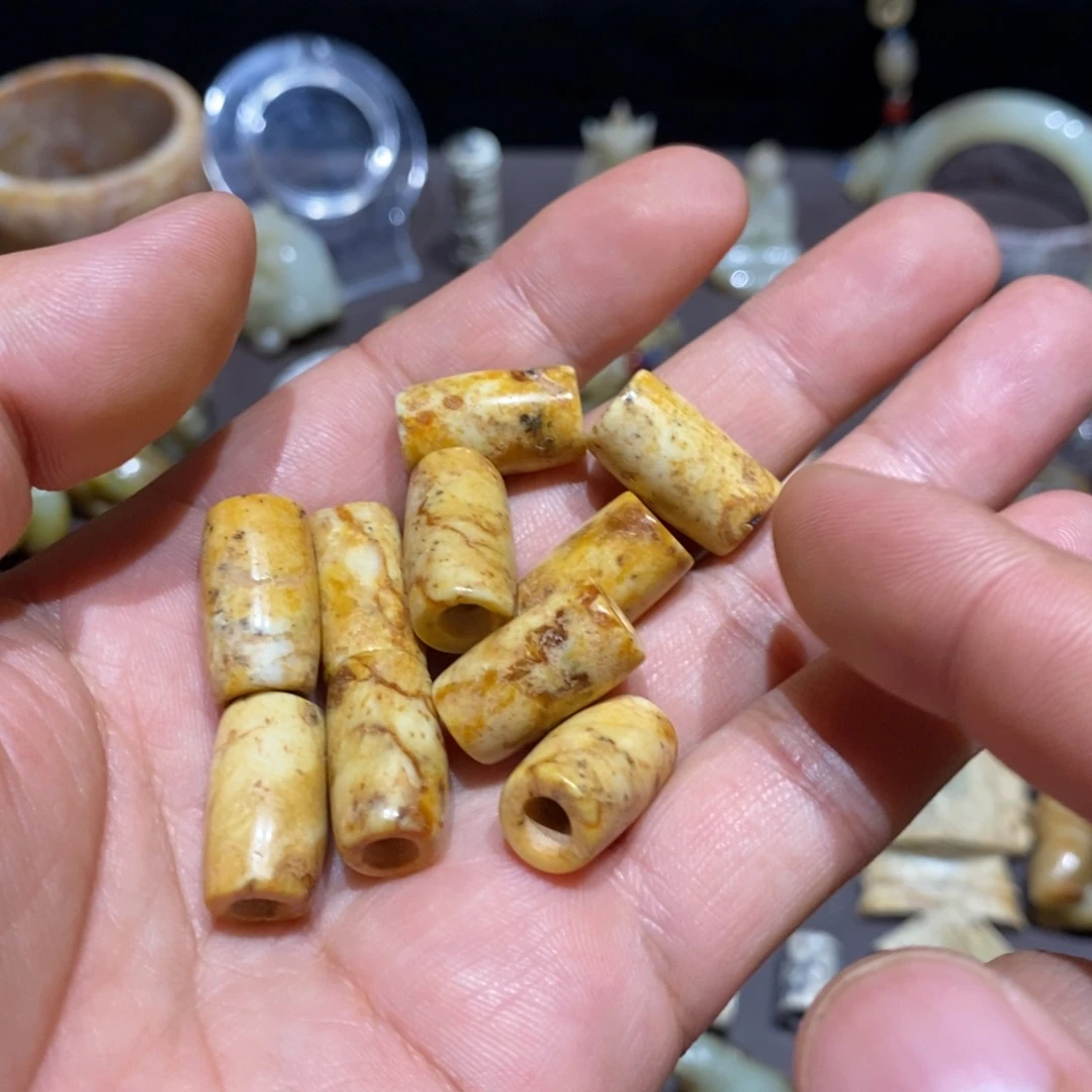 小***五颈饰未镶嵌和田玉（糖玉）