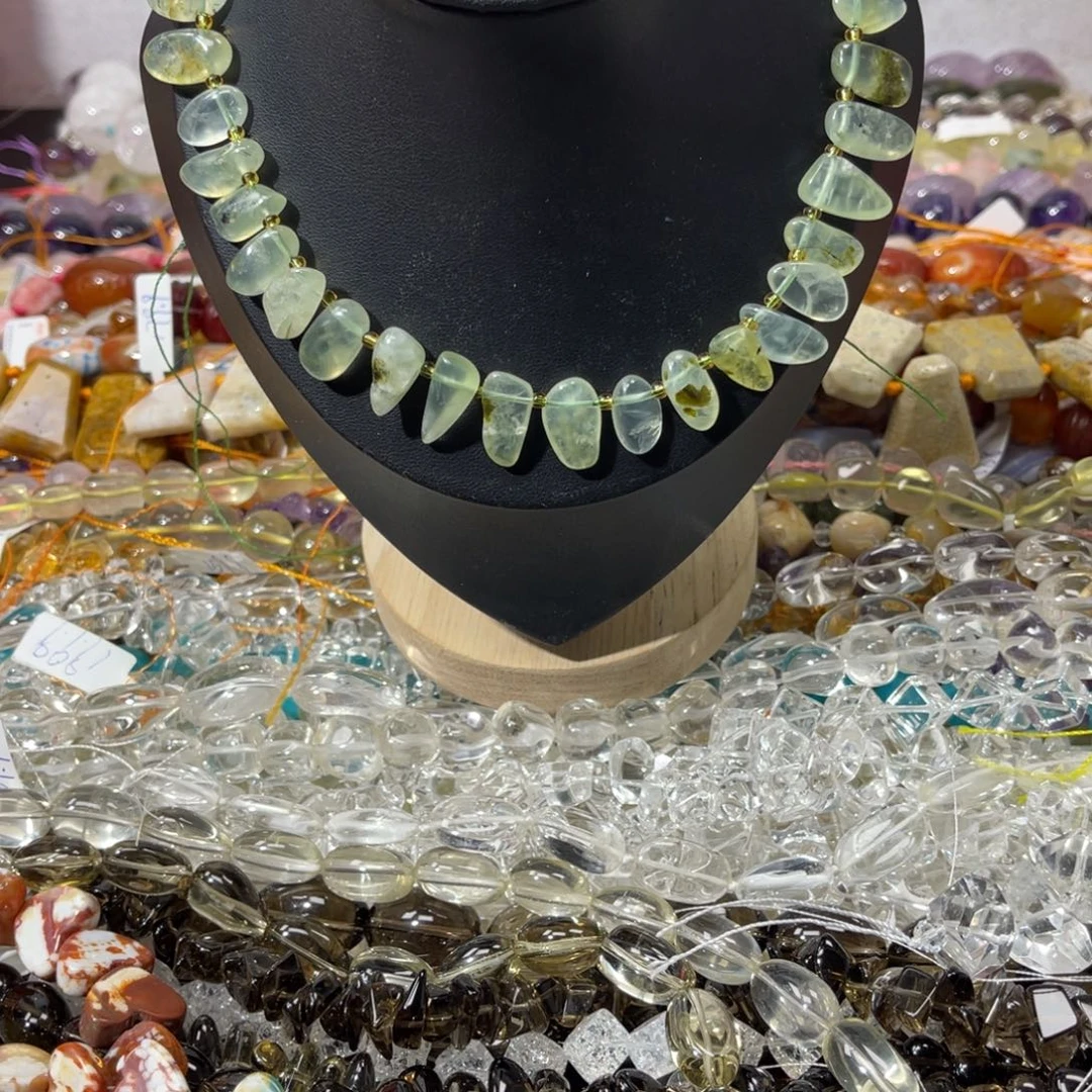 玛瑙/玉髓散珠葡萄石项链