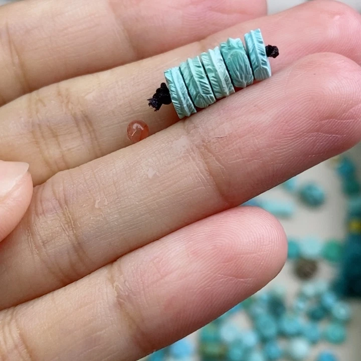 南红玛瑙未镶嵌珠宝奇石