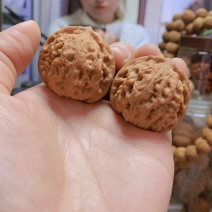 【闪购商品】文玩核桃把件39.5玉枕元宝