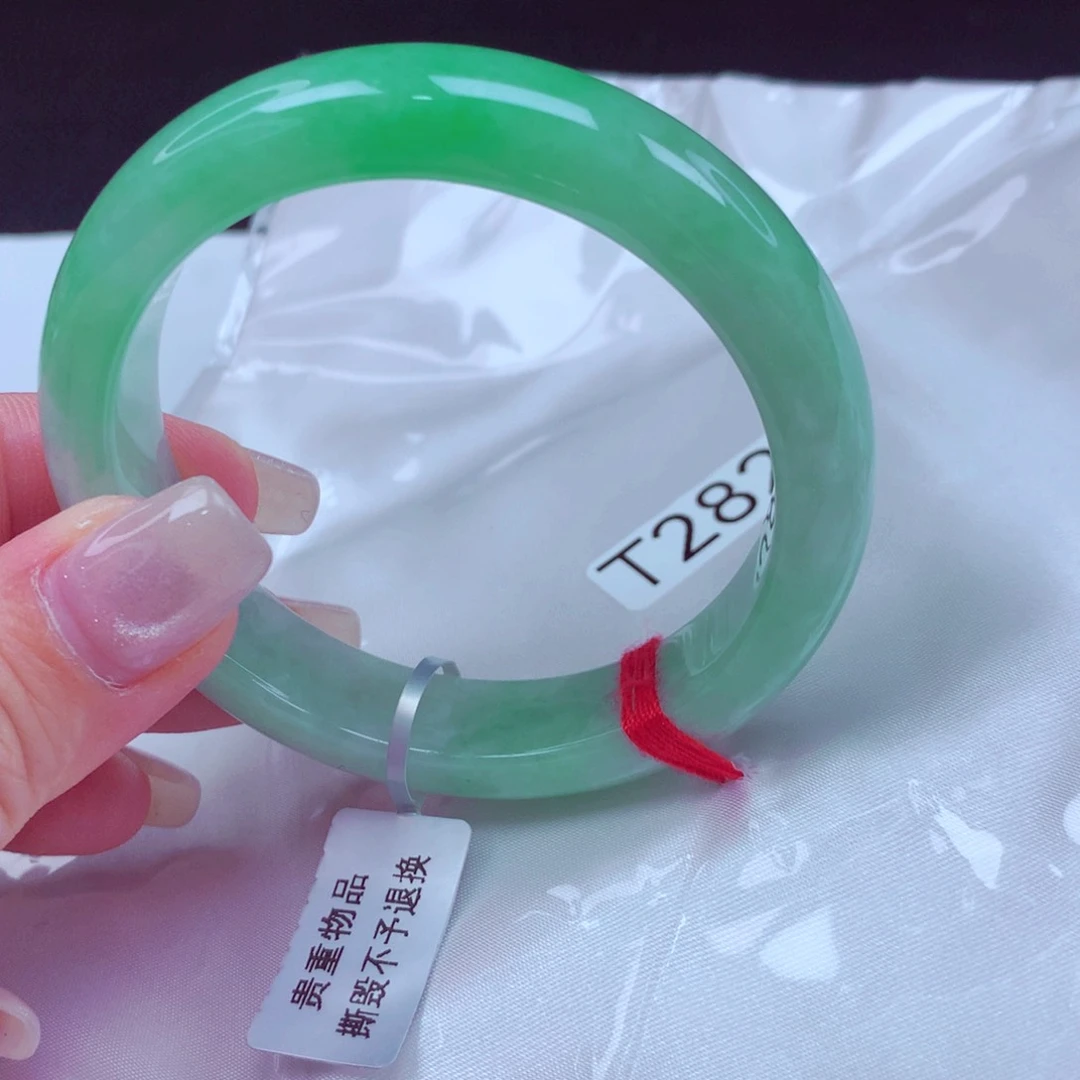 翡翠手镯未镶嵌手镯88