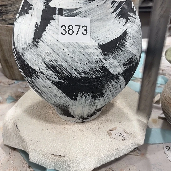 摆件高26，口13，无孔3873