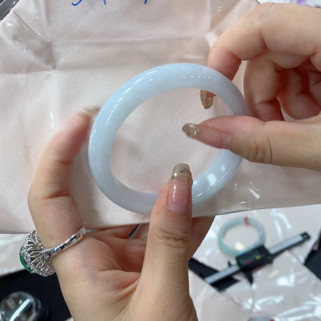 翡翠手镯未镶嵌买断