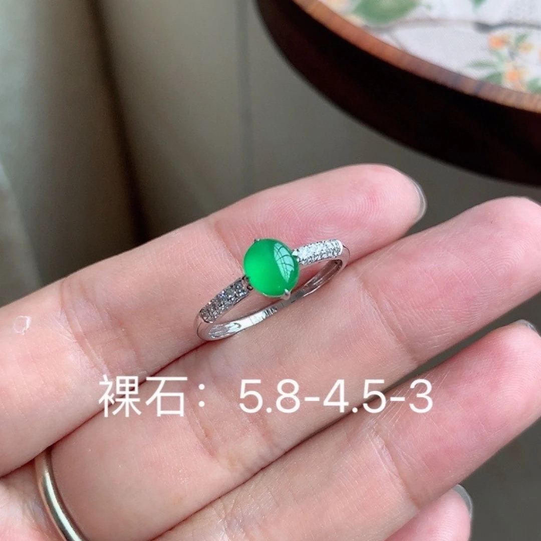 冰阳绿蛋面戒指，天然翡翠缅A18k金镶嵌，祼石尺寸：5.8-4.5-3: