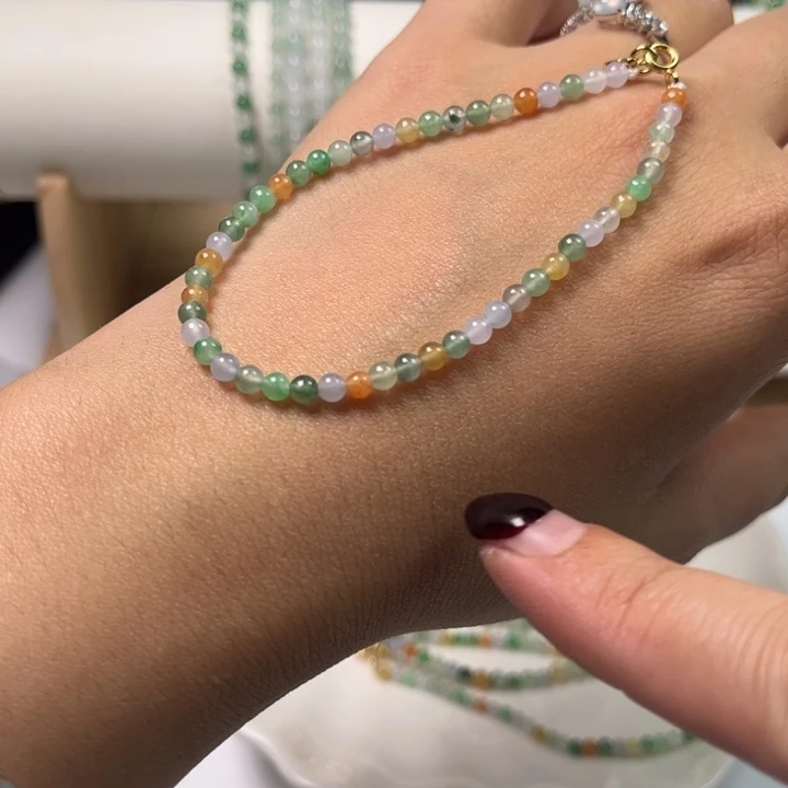 柠****翡翠未镶嵌手串翡翠