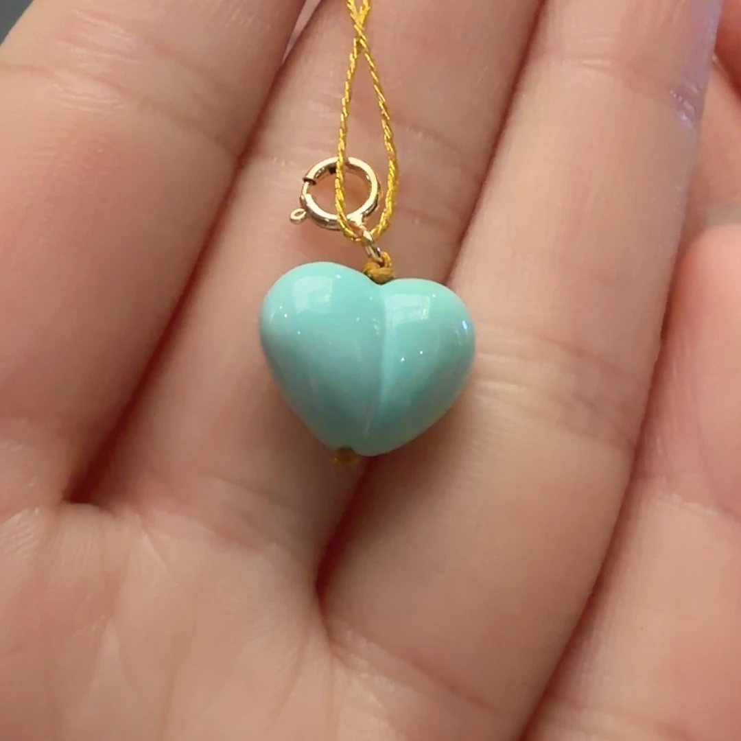 绿松石未镶嵌颈饰