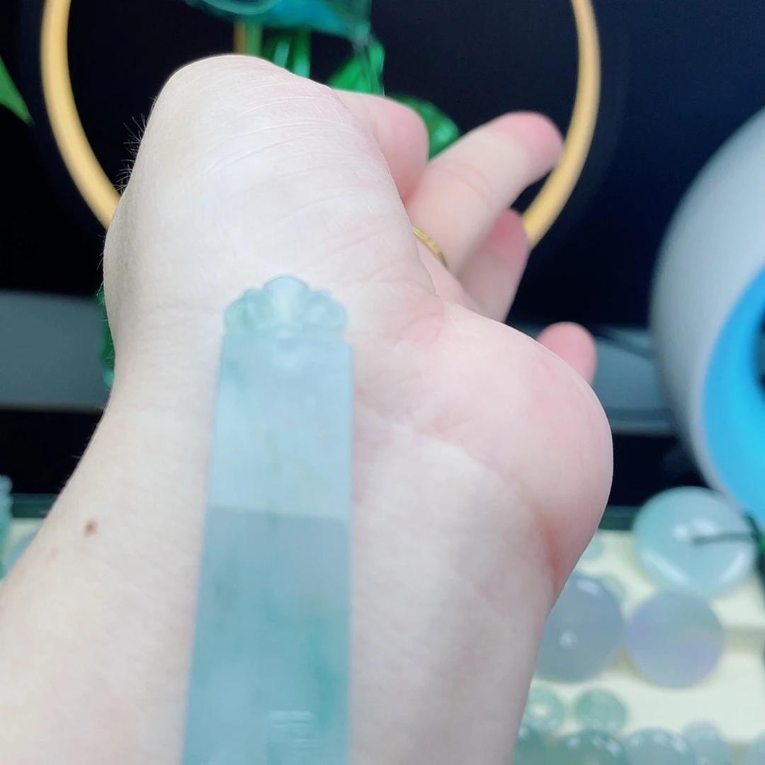 翡翠未镶嵌颈饰8383555