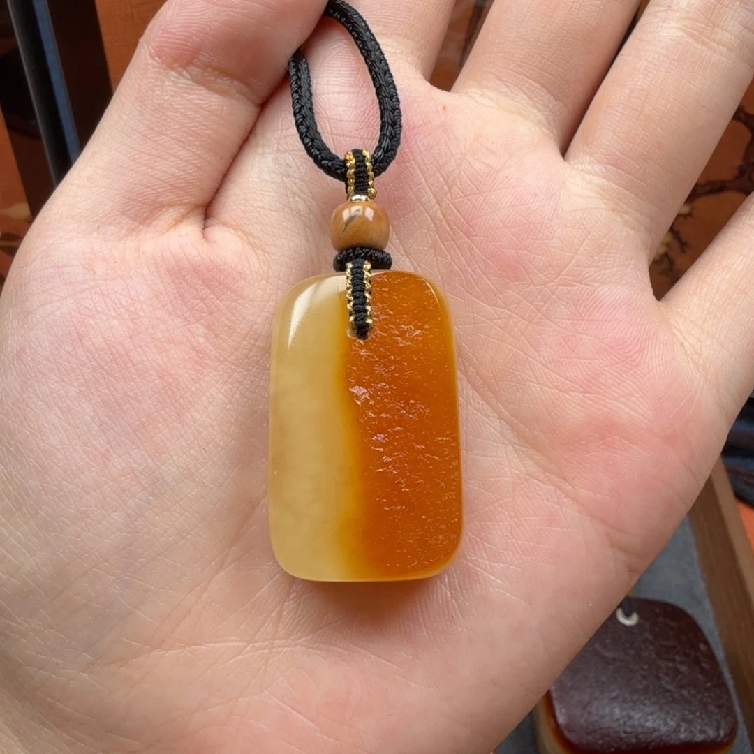 蜜蜡未镶嵌吊坠(赠链)