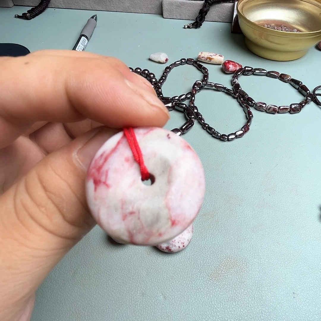 天然朱砂辰石吊坠