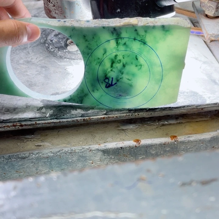 八***人未镶嵌手镯定制翡翠虎虎珠宝手镯定制