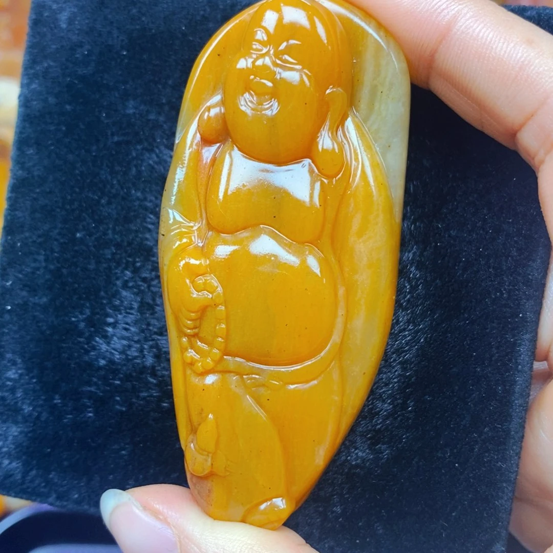 未镶嵌石英质玉（黄龙玉）颈饰