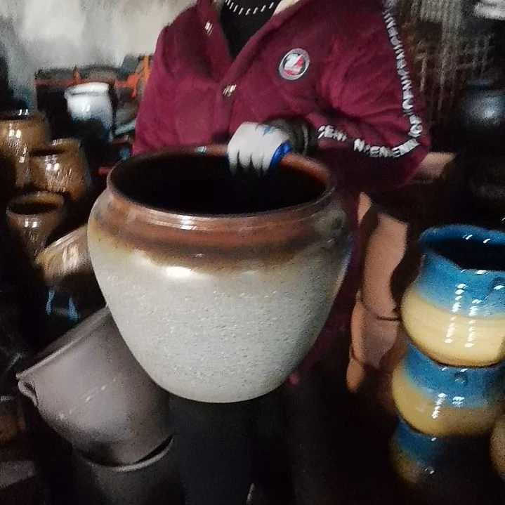 红陶口30高30瑕疵一个