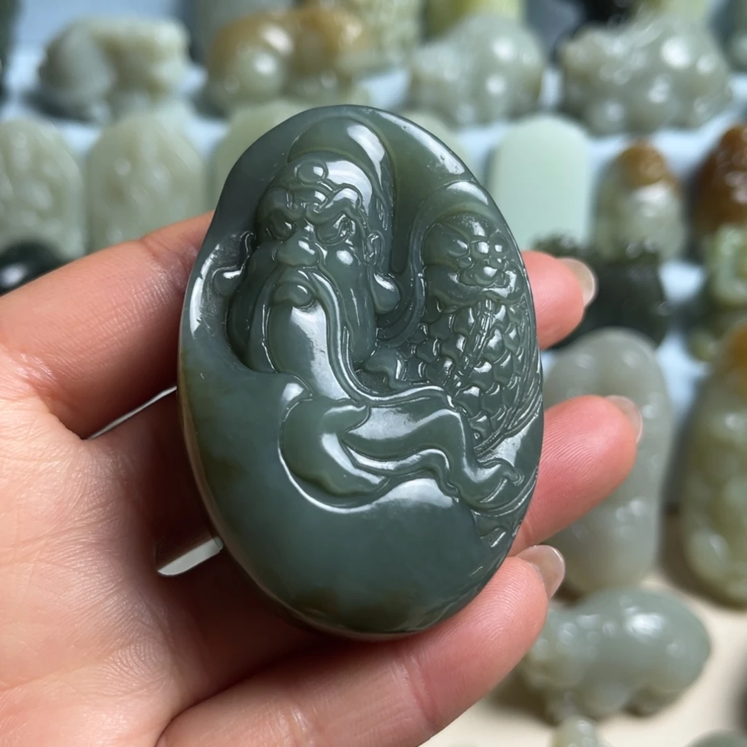 和田玉未镶嵌把件