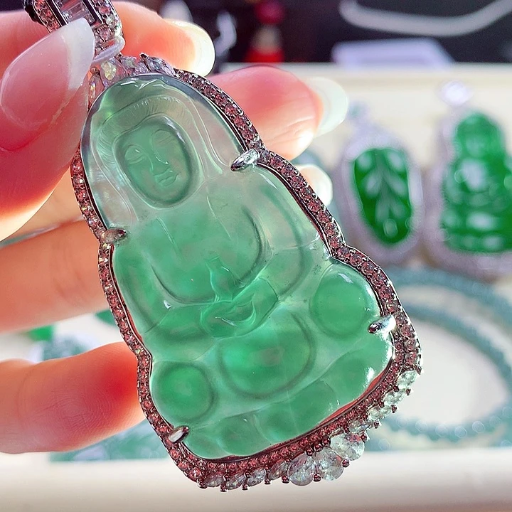 翡翠颈饰未镶嵌天然