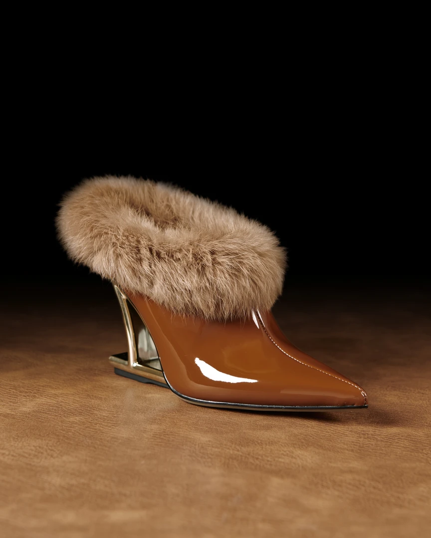 【摩登信步】跟高8cm/黑棕红/新款尖头高跟坡跟时装獭兔毛单鞋870