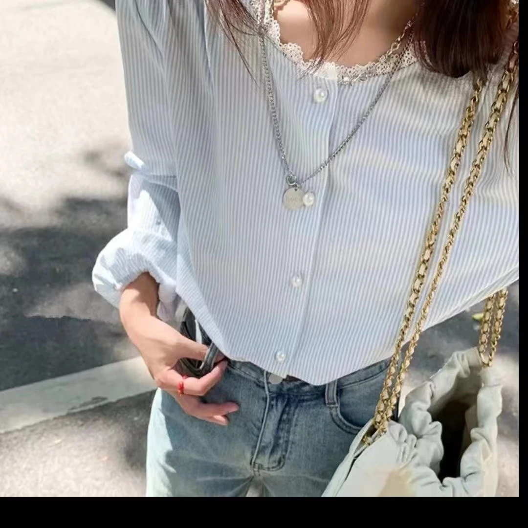 蓝色竖条纹衬衫女2024秋季新款法式圆领蕾丝花边百搭衬衫