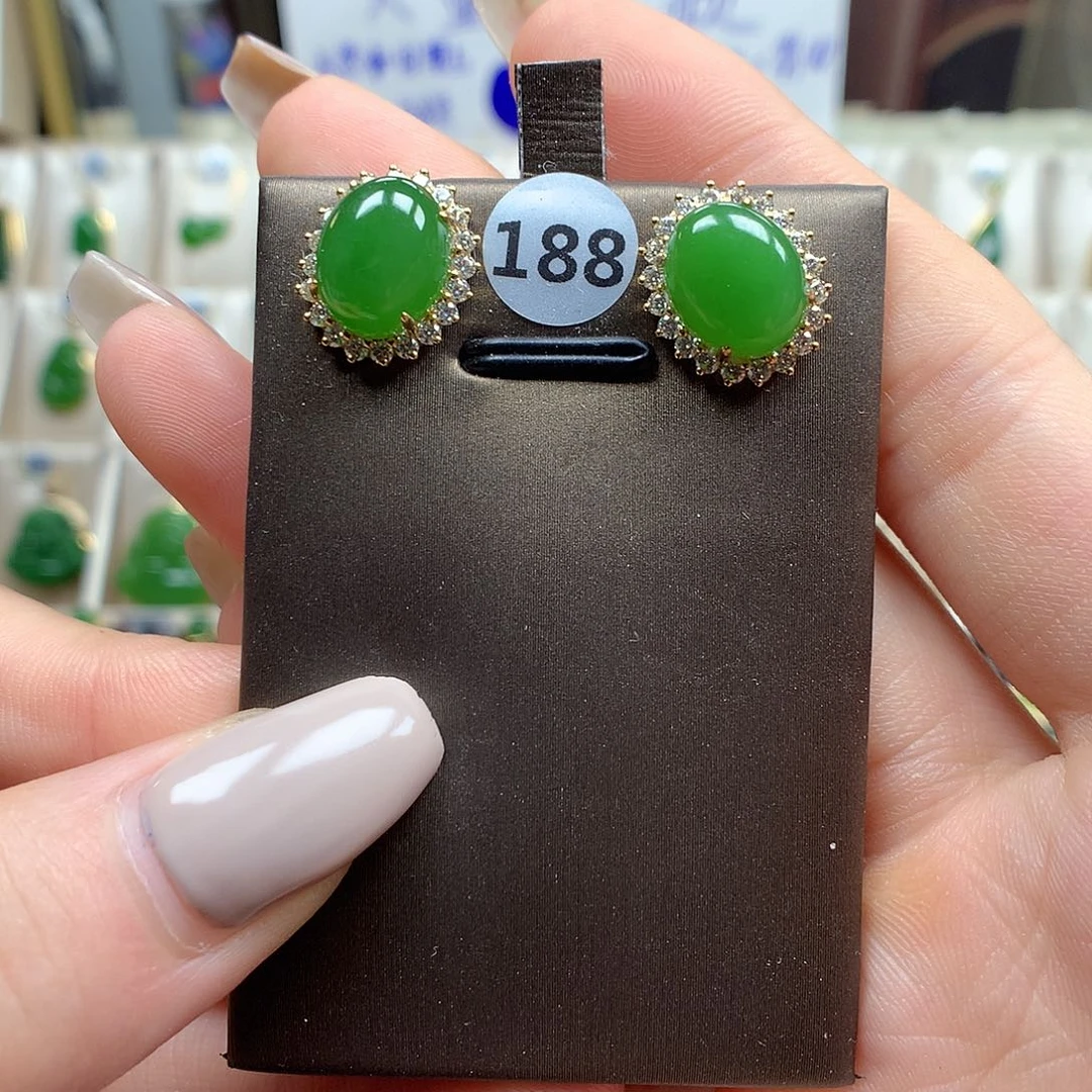 18K金镶嵌和田玉耳饰8×10