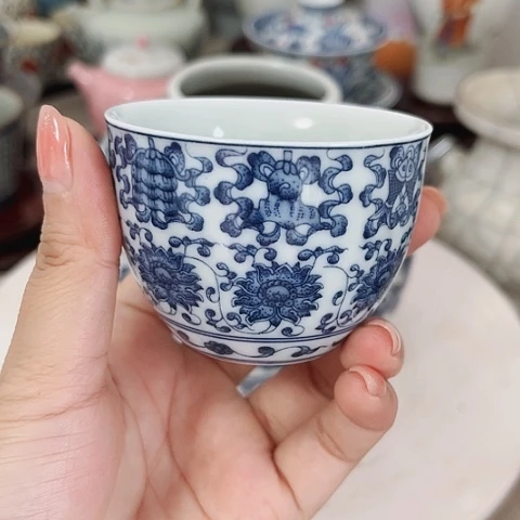 摆件青花缠枝牡丹图案放福利价