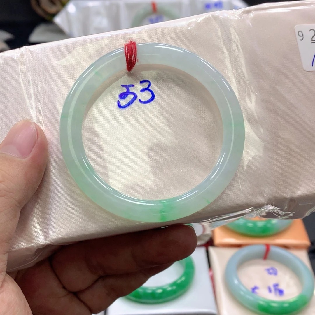 翡翠未镶嵌手镯翡翠