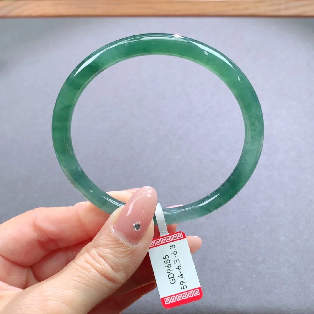 翡翠手镯未镶嵌天然翡翠手镯叮当镯