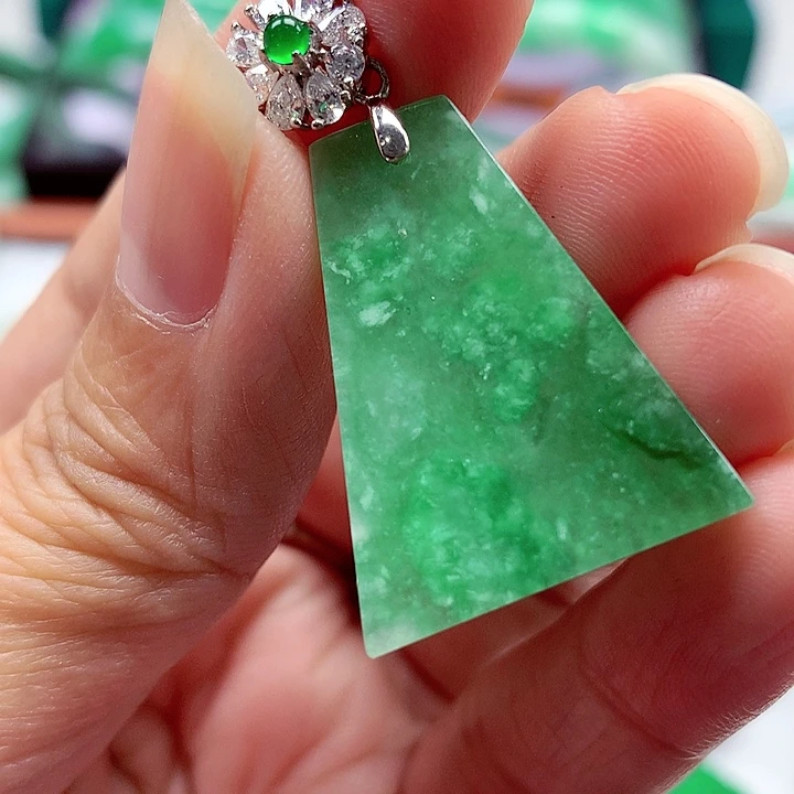 翡翠银S925镶嵌颈饰翡翠