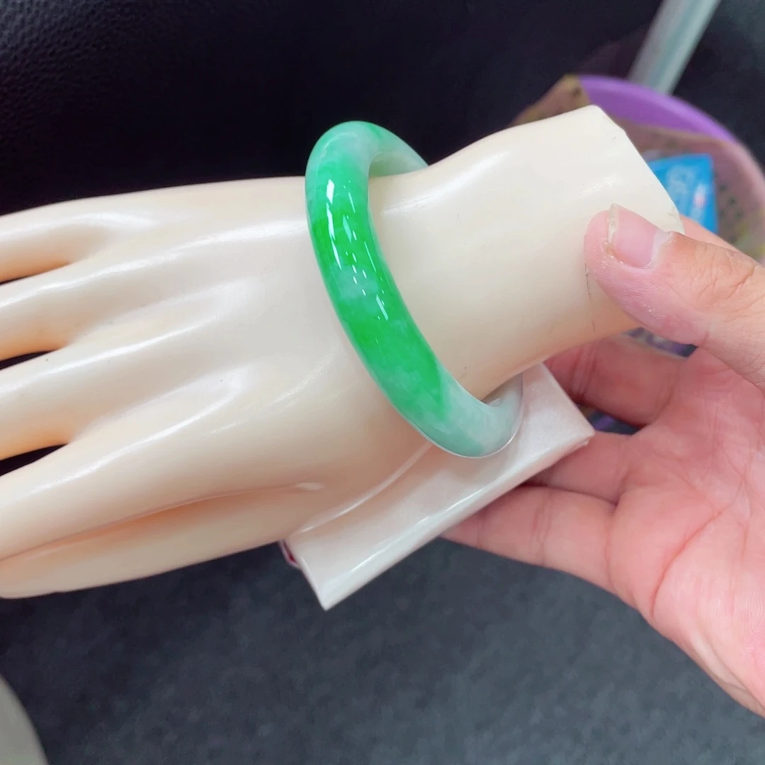 翡翠未镶嵌手镯翡翠