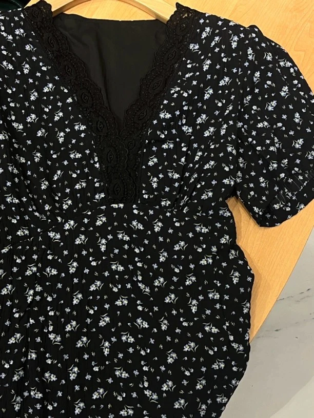 夏款碎花蕾丝韩系气质连衣裙