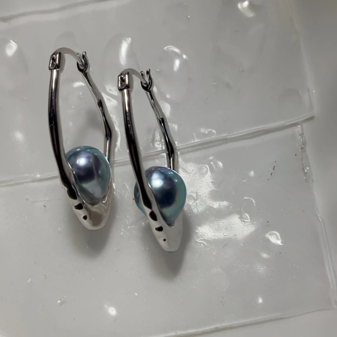 余****银S925镶嵌海水珍珠耳饰