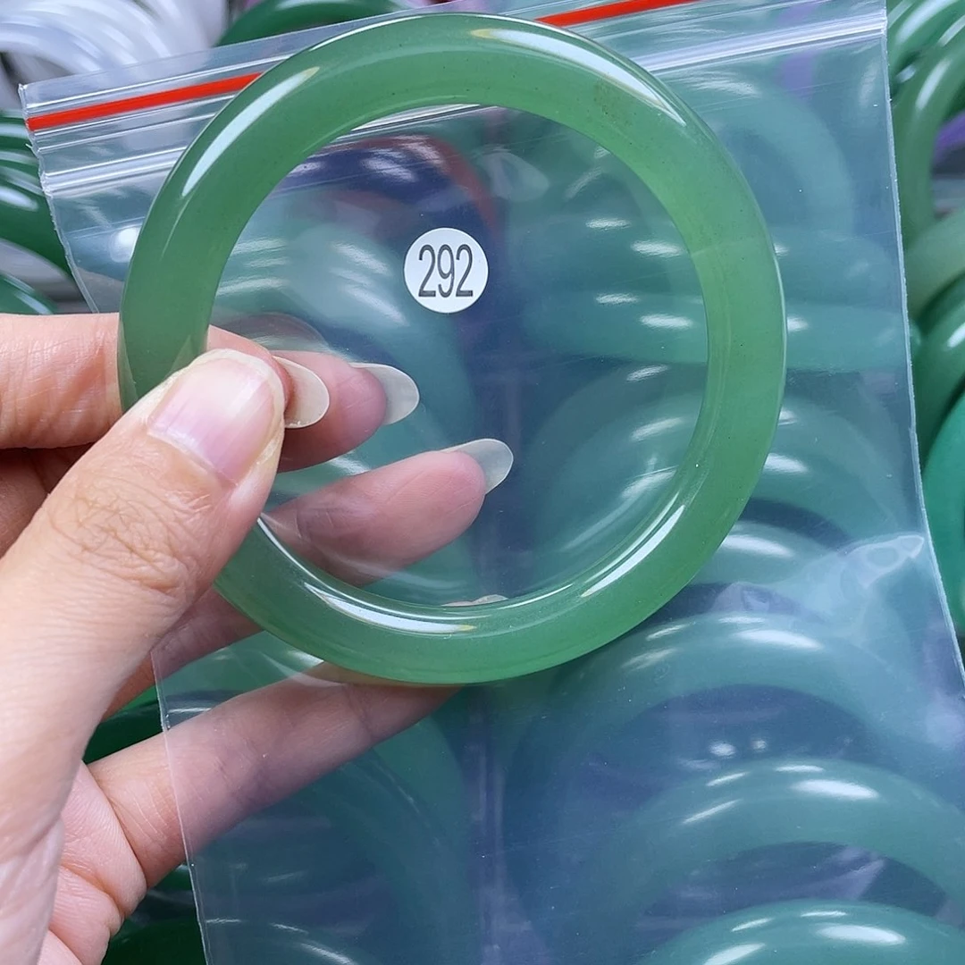 【闪购商品】未镶嵌手镯石英岩玉61