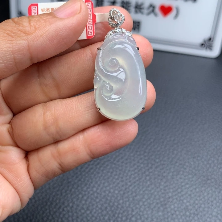 吊坠(不含链)18K金镶嵌翡翠