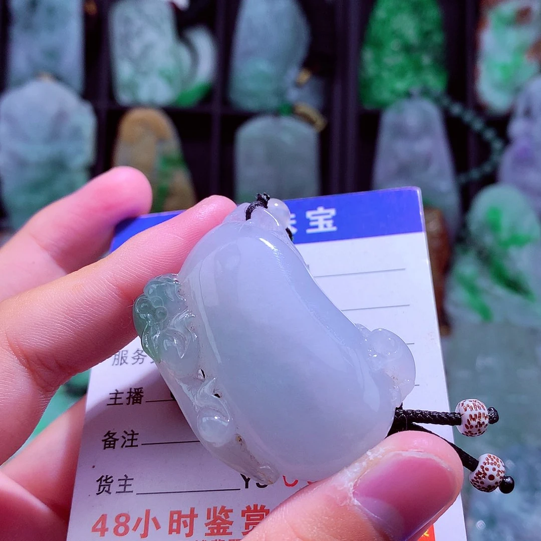 颈饰未镶嵌翡翠天然